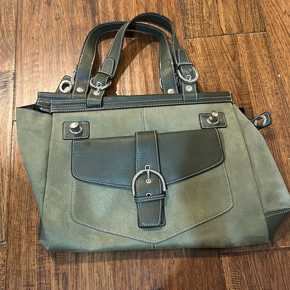 Green suede and leather purse!